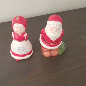 Vintage Santa & Mrs. Claus salt and pepper shakers
